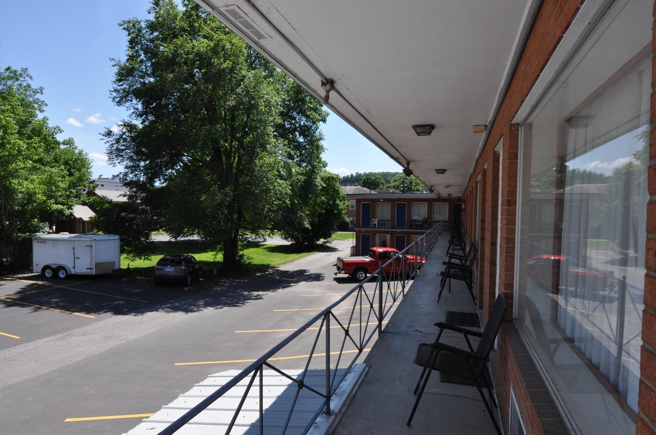 Budget Inn Near Westrock Covington Exterior foto